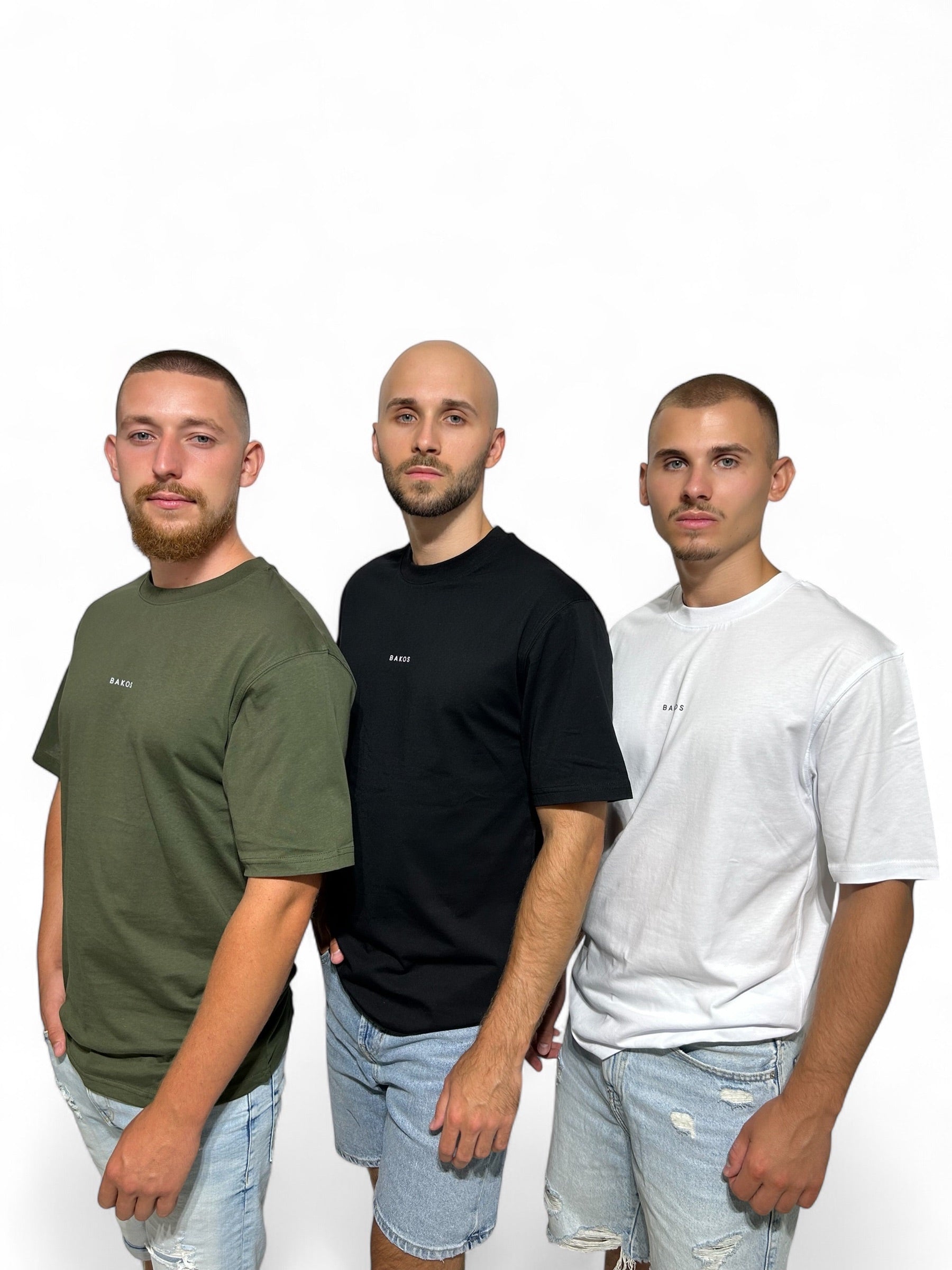 A clean, minimalist t-shirt that offers both comfort and style. Made from a high-quality, stretch fabric (95% cotton, 5% elastane), it ensures a pleasant wear throughout the day. The natural breathability of cotton provides lasting freshness, while the elastane guarantees a perfect fit. An ideal choice for everyday wear, it also pairs seamlessly with smart-casual outfits.